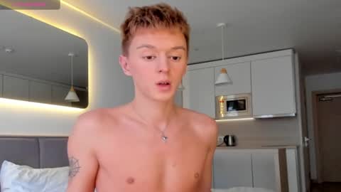 angel_andreww online show from January 26, 12:01 pm