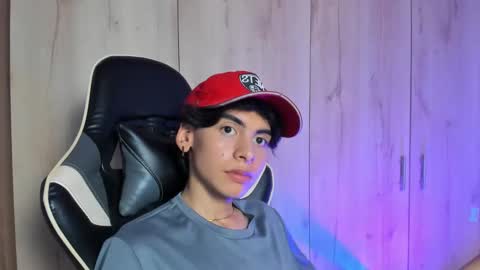 angel_dustt1 online show from May 30, 8:42 pm