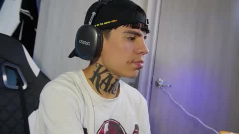 angel_luna0 online show from June 9, 5:20 am