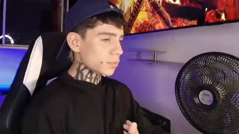 angel_luna0 online show from July 16, 4:41 am