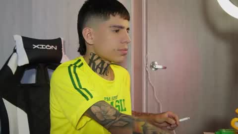 angel_luna0 online show from June 12, 12:42 am