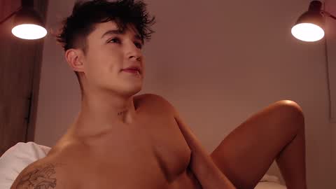 Snapshot of angelcossio chatting on February 2, 1:55 am Angel online show from February 2, 1:55 am