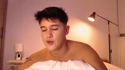 Snapshot of angelcossio chatting on October 26, 12:56 am Angel online show from October 26, 12:56 am