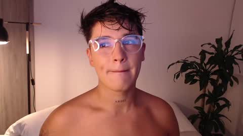 Snapshot of angelcossio chatting on January 10, 11:50 pm Angel online show from January 10, 11:50 pm