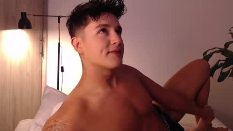 Snapshot of angelcossio chatting on December 9, 1:51 am Angel online show from December 9, 1:51 am