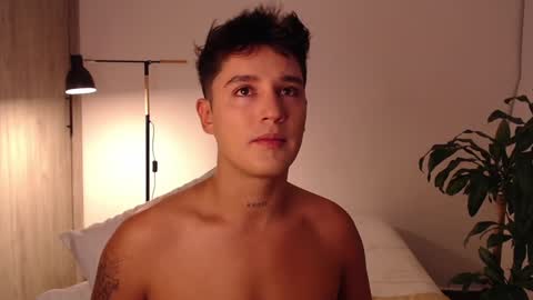 Snapshot of angelcossio chatting on December 13, 1:04 am Angel online show from December 13, 1:04 am