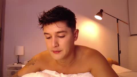 Snapshot of angelcossio chatting on October 28, 11:40 pm Angel online show from October 28, 11:40 pm