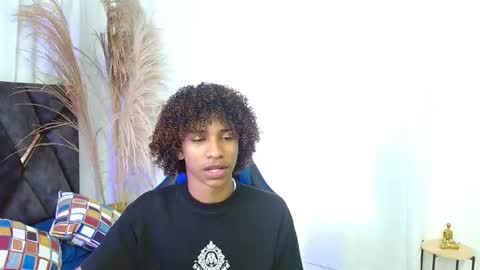 Angel online show from December 1, 8:45 pm