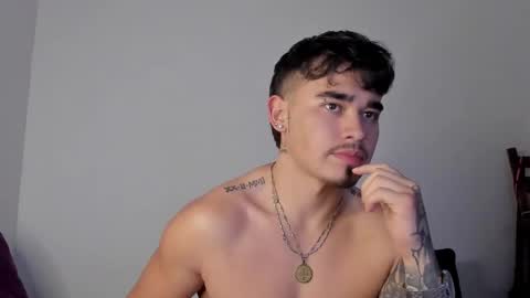 Snapshot of angelx_fox chatting on September 18, 1:29 am Angel Fox online show from September 18, 1:29 am