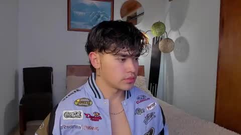 Snapshot of angelx_fox chatting on February 13, 10:23 am Angel Fox online show from February 13, 10:23 am