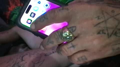 angusbone01 online show from February 17, 8:52 am