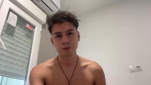 Anthony Buitrago Independent model online show from November 11, 9:36 am