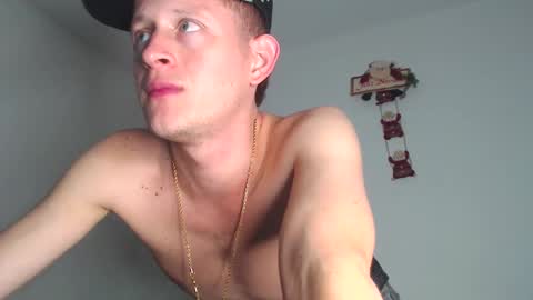 leon online show from December 15, 1:35 am