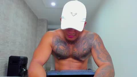 AquilesElpapi online show from July 25, 3:14 am