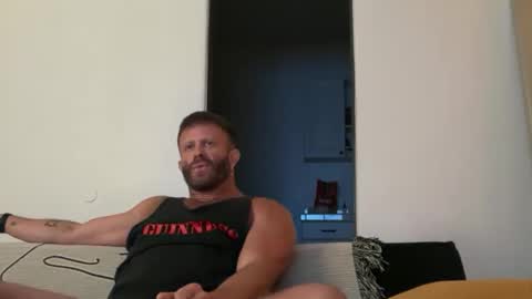 archie_beador online show from April 30, 4:41 am