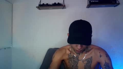 Snapshot of aress_1 chatting on October 22, 6:17 am Ares online show from October 22, 6:17 am