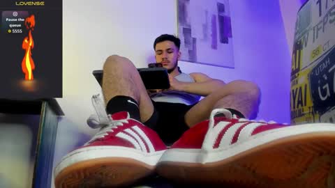 Ariies13 online show from November 7, 7:50 pm