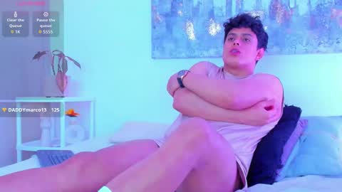   online show from December 4, 9:16 am