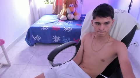 Aaron online show from July 28, 9:03 pm