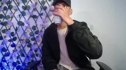 aron online show from February 4, 4:26 am