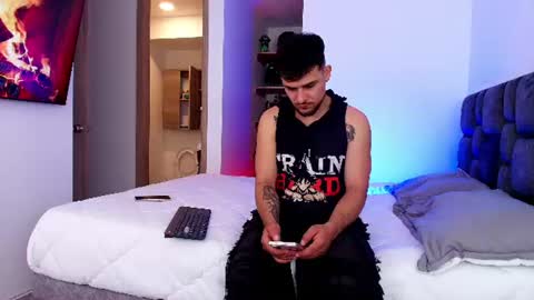 Aron Santoro online show from July 23, 8:50 pm