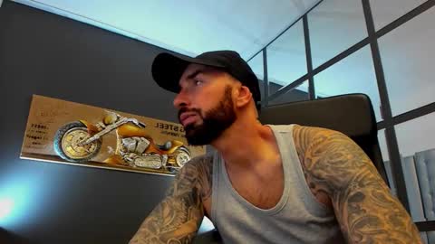 AronGrant online show from November 22, 11:43 am