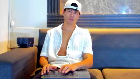 Aroon   online show from January 7, 8:03 pm