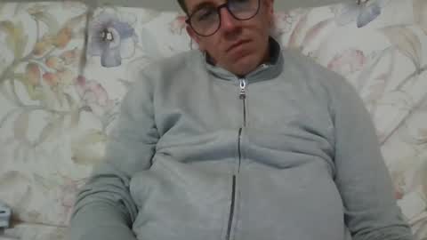 arturpaulval online show from February 8, 9:04 pm