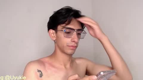 Ash online show from November 3, 9:27 pm