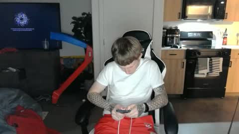 frankie online show from April 2, 9:28 am