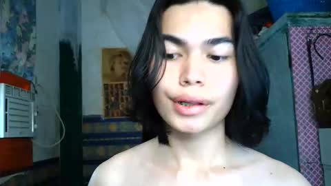 asian_babyboi online show from June 8, 1:28 am