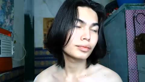 asian_babyboi online show from June 9, 6:37 am