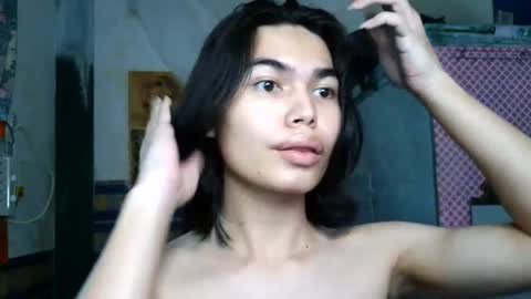 asian_babyboi online show from June 22, 3:25 am