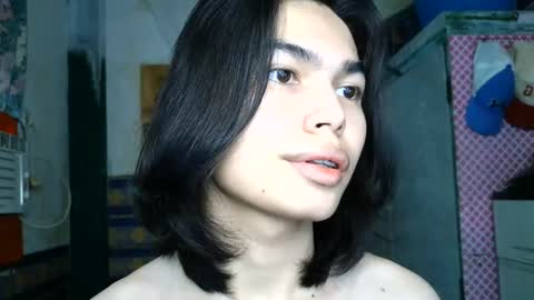 asian_babyboi online show from July 28, 12:18 am