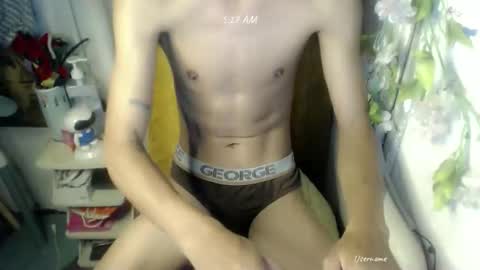 asian_hotboy_ online show from April 12, 9:27 pm