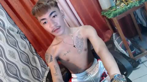 Snapshot of asian_kimxxx chatting on December 16, 11:55 am don online show from December 16, 11:55 am
