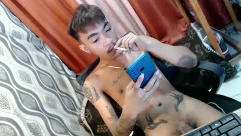 Snapshot of asian_kimxxx chatting on December 9, 10:11 am don online show from December 9, 10:11 am