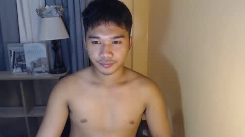 asianhunk_jamesx online show from October 27, 11:34 am