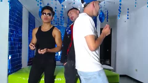 THOMAS AND DAMIAND online show from February 23, 12:15 am