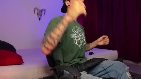 asmodeuszz online show from February 14, 6:45 am