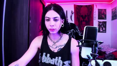 athenauwu online show from December 15, 8:00 am