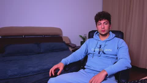 AtlasCharm online show from December 12, 4:32 pm