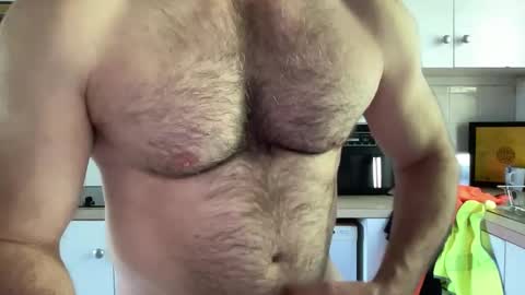 AussieMuscleDad online show from June 1, 3:40 am