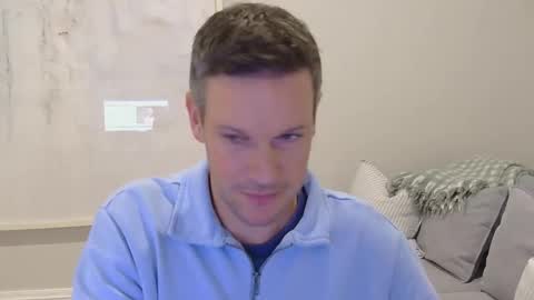 aussiesurfer0000 online show from April 17, 7:44 am