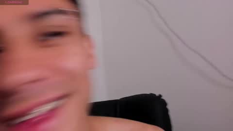 axel davis  online show from November 23, 5:40 am