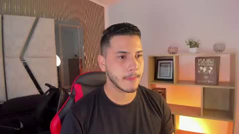 axel_grey_ online show from July 28, 12:45 pm