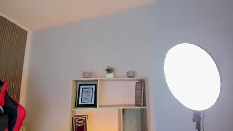 axel_grey_ online show from July 23, 12:57 pm