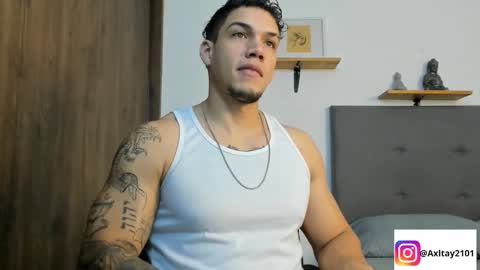 INDEPENDENT MODEL  online show from March 29, 4:45 am