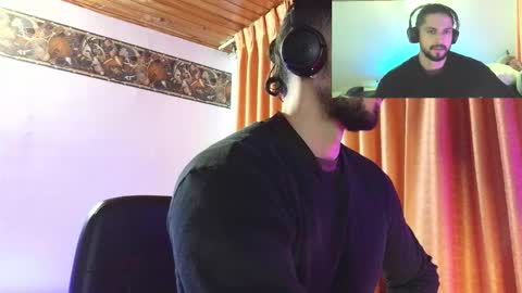 Snapshot of axelcr0ss chatting on October 3, 2:05 am axelcr0ss online show from October 3, 2:05 am