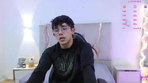 axelnoir_tay online show from May 26, 7:43 pm